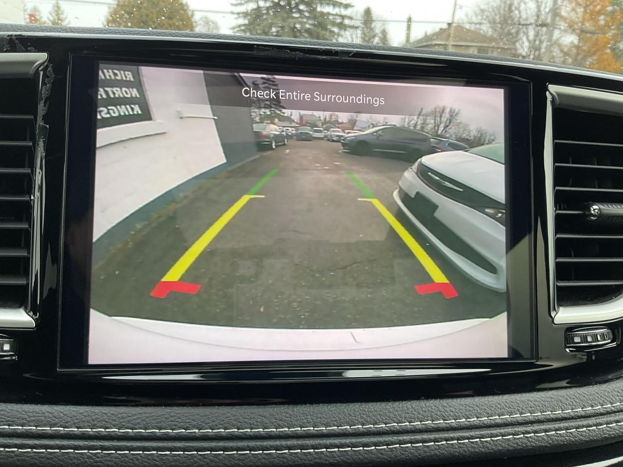 2023 Chrysler Pacifica Touring-L Front-Wheel Drive Passenger Van Photo