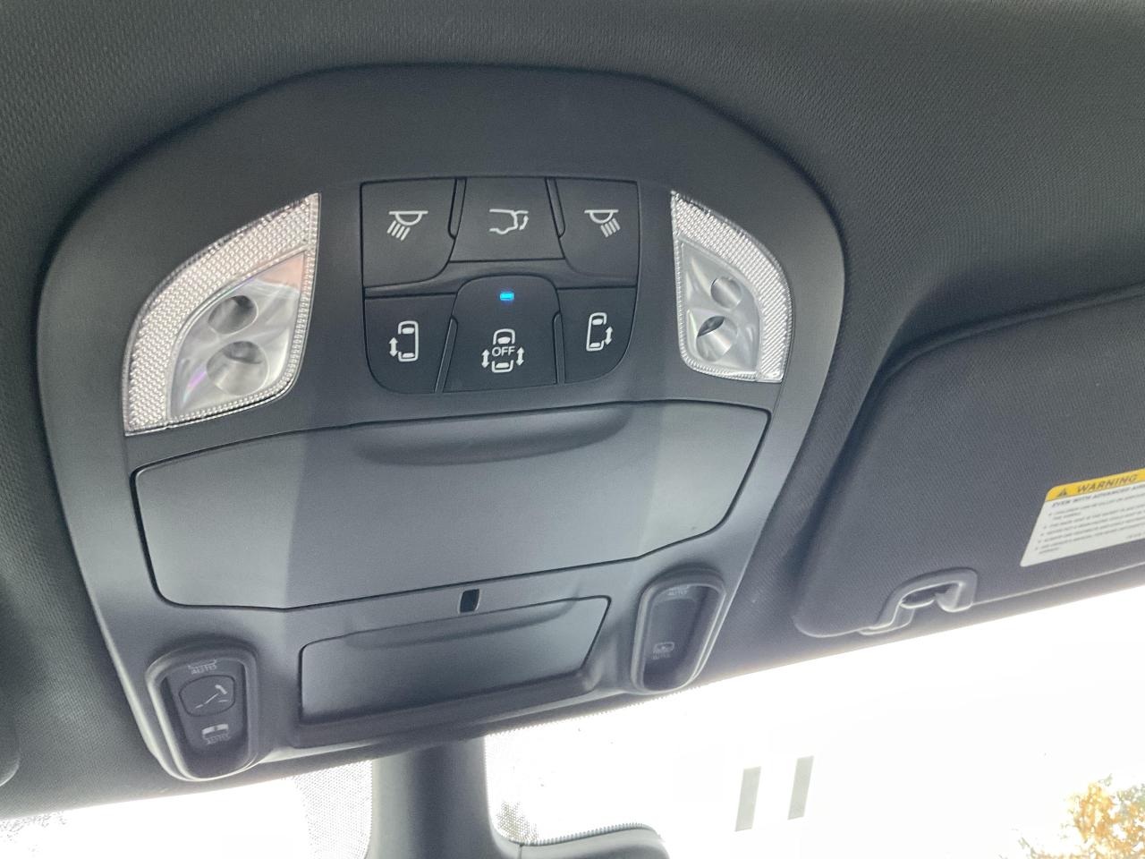 2023 Chrysler Pacifica Touring-L Front-Wheel Drive Passenger Van Photo