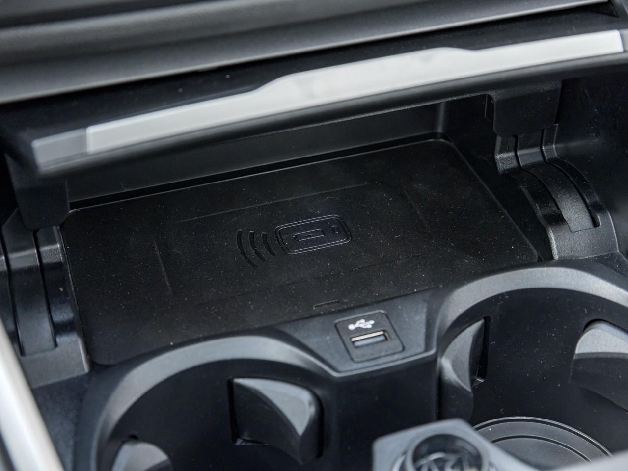 2025 BMW 330 i xDrive 4dr All-Wheel Drive Sedan Photo