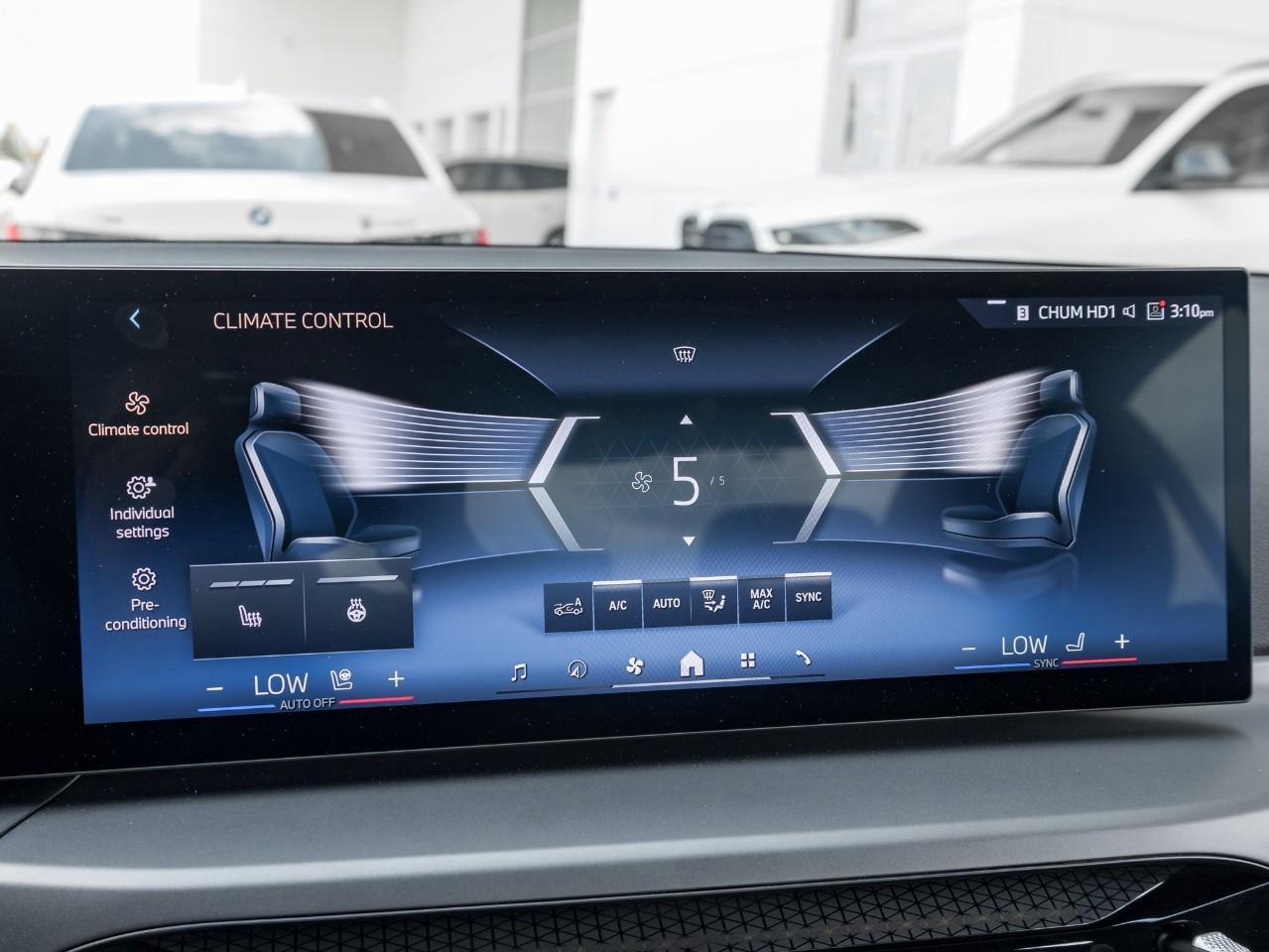 2025 BMW 330 i xDrive 4dr All-Wheel Drive Sedan Photo