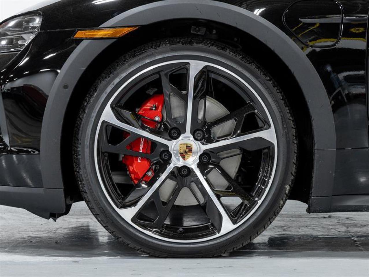 2025 Porsche Taycan  Photo4