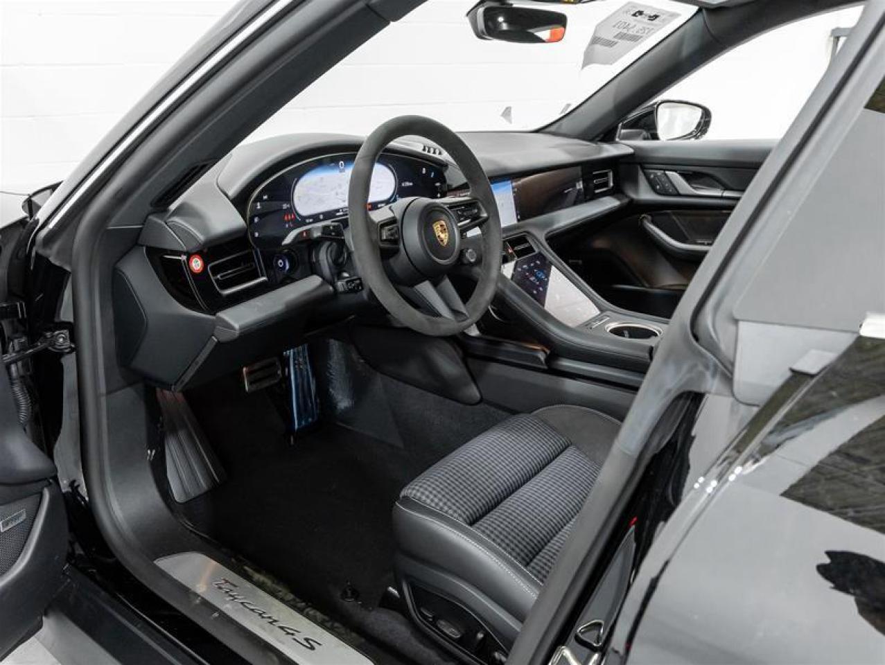 2025 Porsche Taycan  Photo