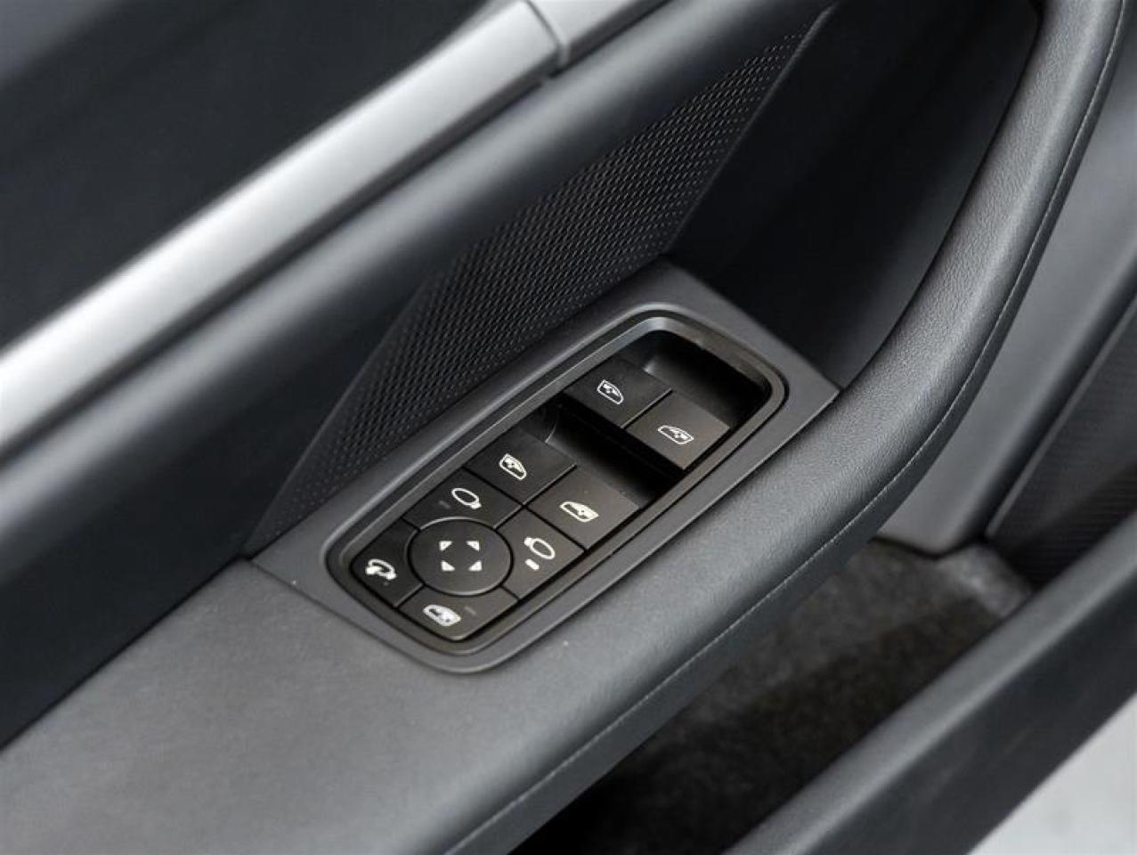 2025 Porsche Taycan  Photo