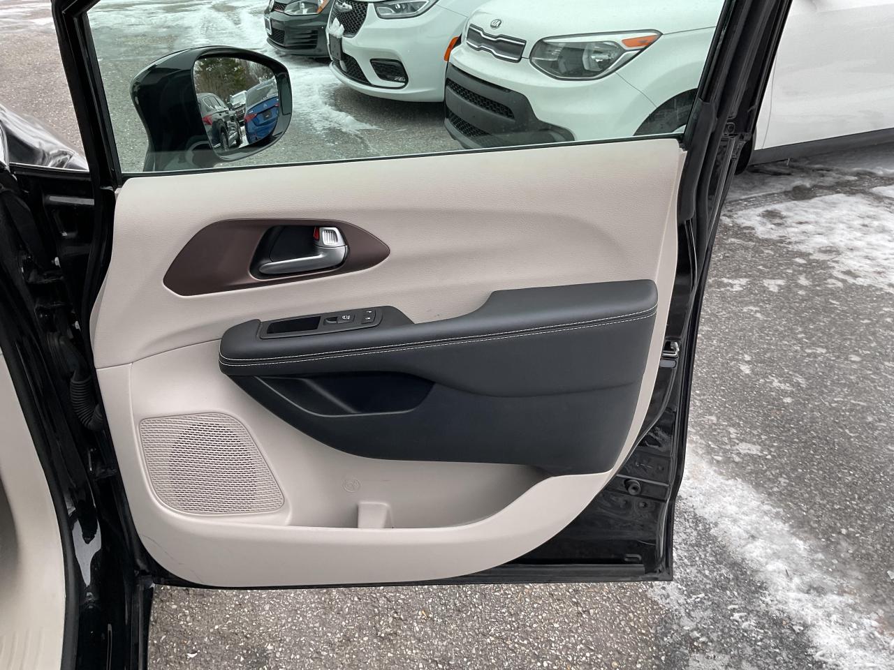 2024 Chrysler Grand Caravan SXT Front-Wheel Drive Passenger Van Photo