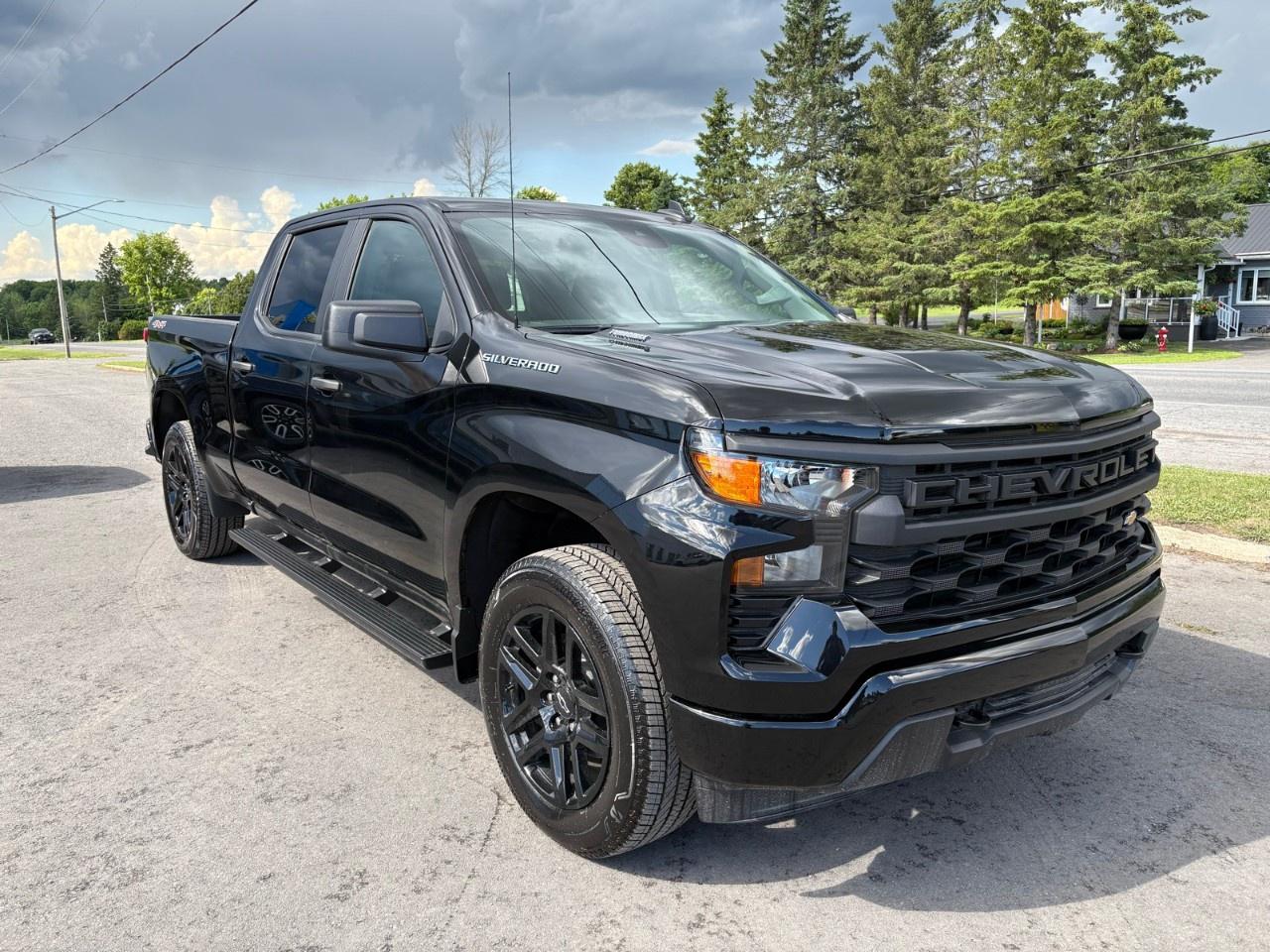 2026 Chevrolet Silverado 1500 Crew Cab Standard Box 4-Wheel Drive Custom Photo2