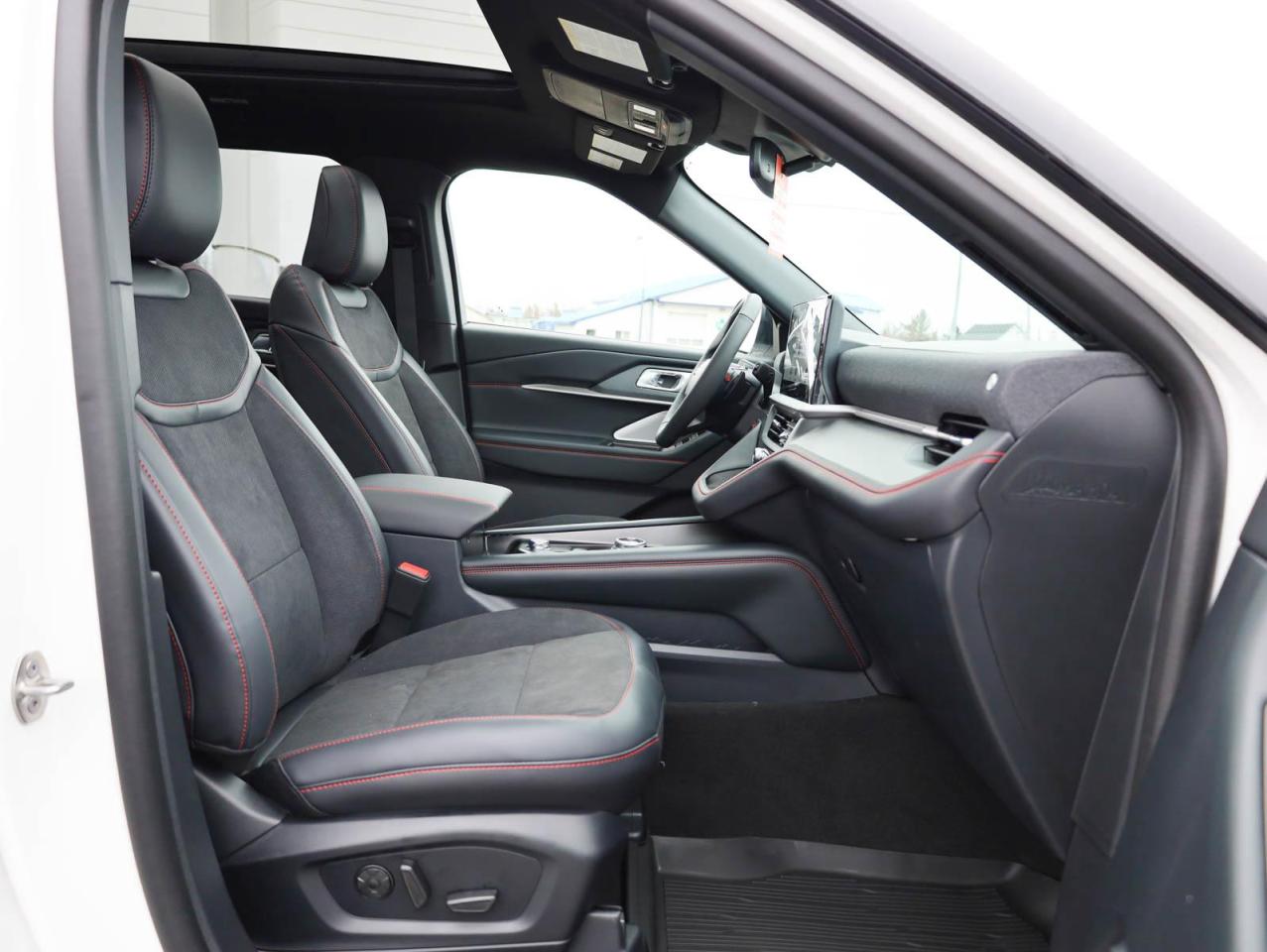 2026 Ford Explorer ST 4dr 4x4 Photo