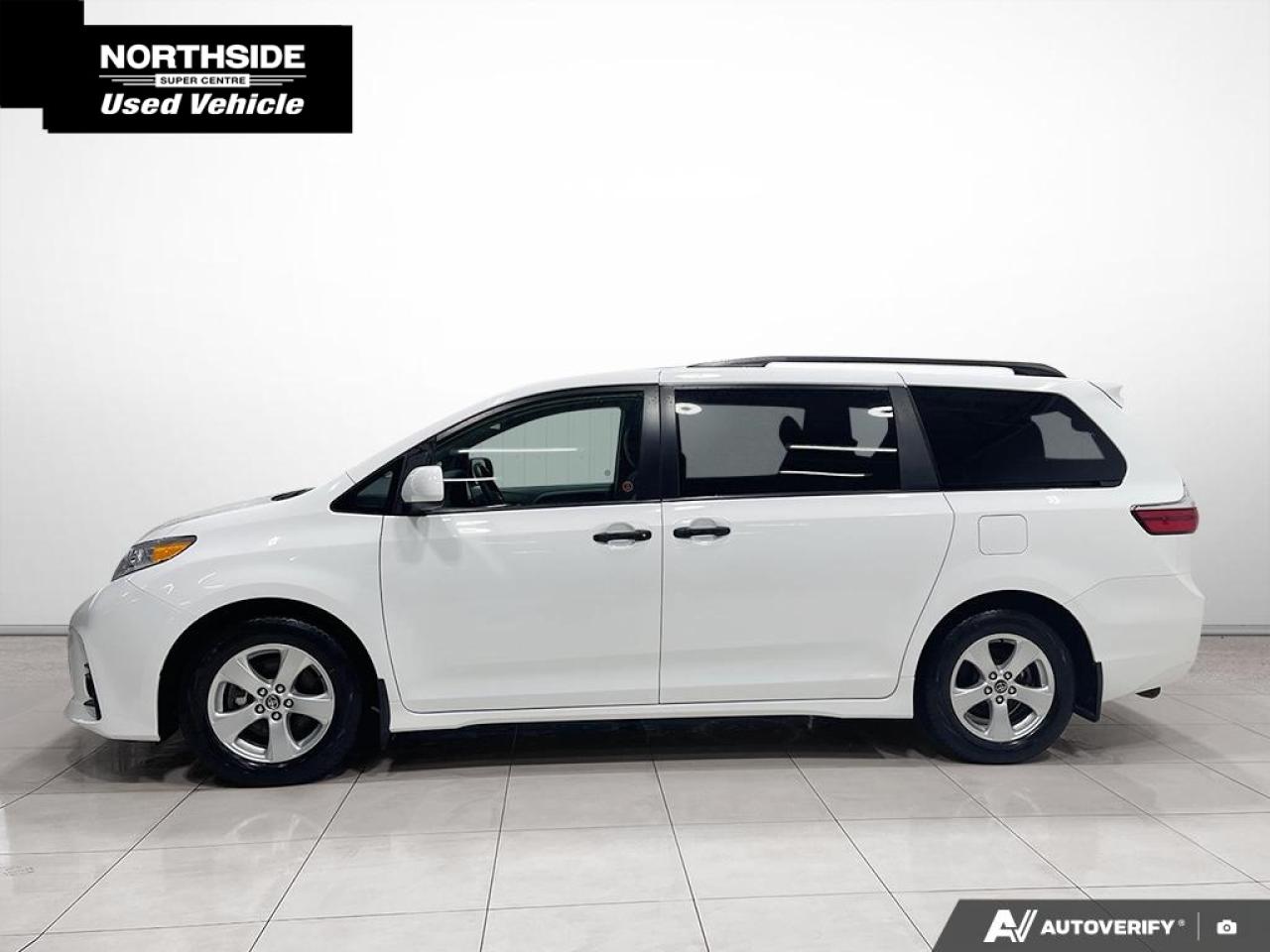 2019 Toyota Sienna 7-Passenger 4dr Front-wheel Drive Passenger Van Photo2