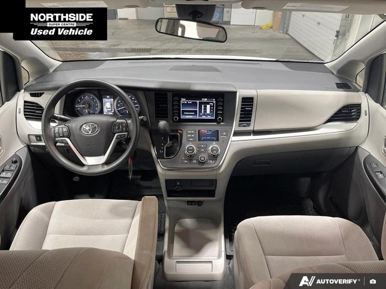 2019 Toyota Sienna 7-Passenger 4dr Front-wheel Drive Passenger Van Photo
