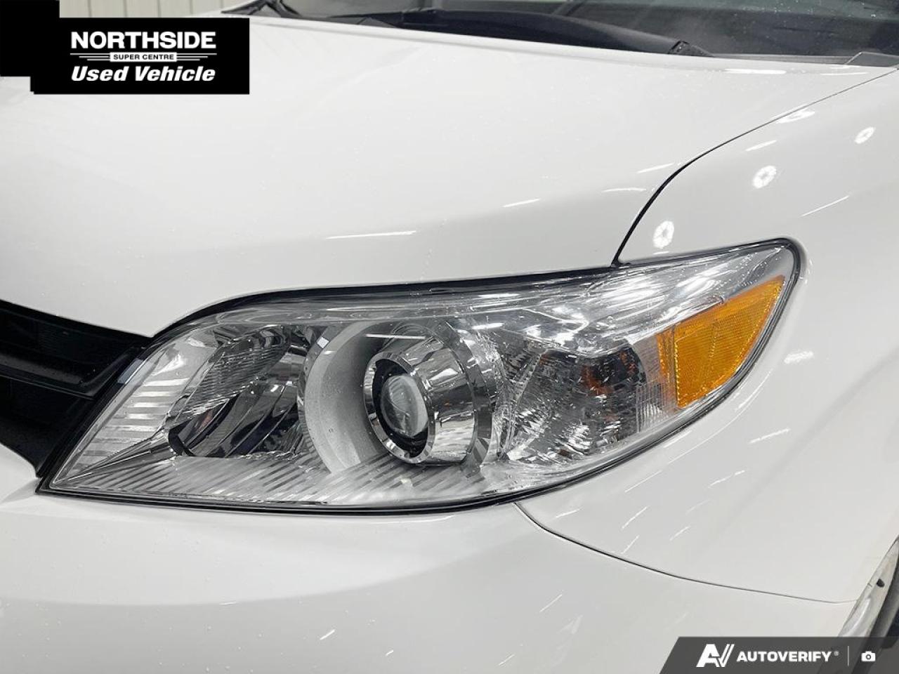 2019 Toyota Sienna 7-Passenger 4dr Front-wheel Drive Passenger Van Photo