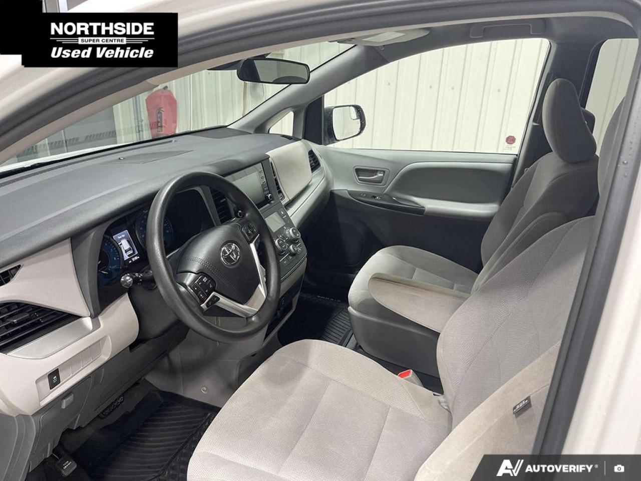 2019 Toyota Sienna 7-Passenger 4dr Front-wheel Drive Passenger Van Photo