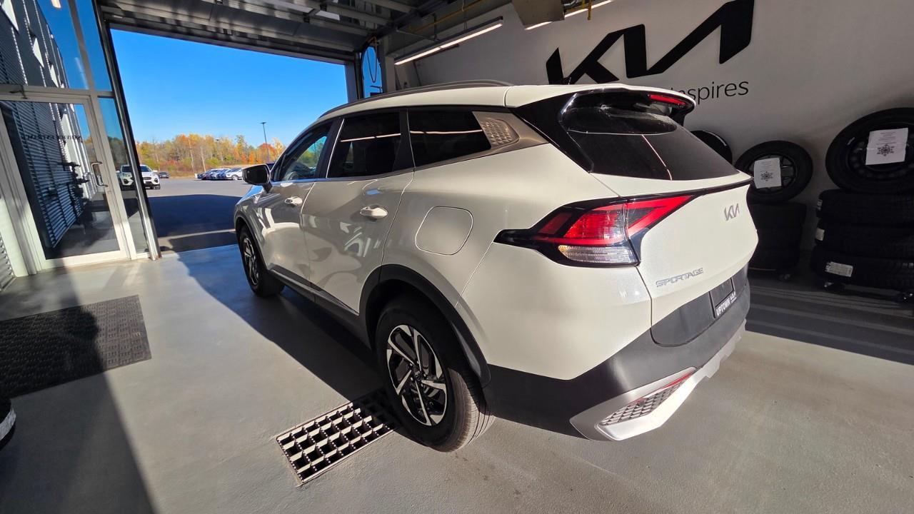 2023 Kia Sportage Hybrid EX 4dr All-Wheel Drive Photo