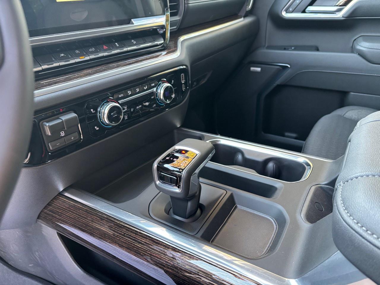 2026 GMC Sierra 1500 Crew Cab Standard Box 4-Wheel Drive Elevation Photo