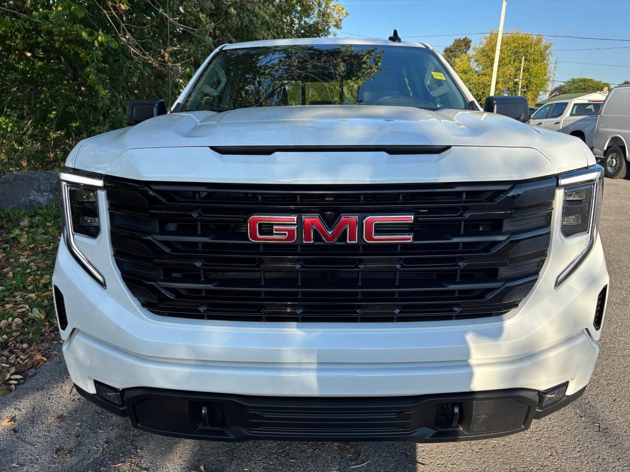 2026 GMC Sierra 1500 Crew Cab Standard Box 4-Wheel Drive Elevation Photo