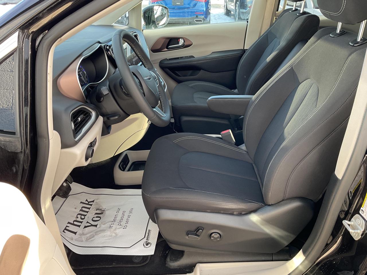 2024 Chrysler Grand Caravan SXT Front-Wheel Drive Passenger Van Photo