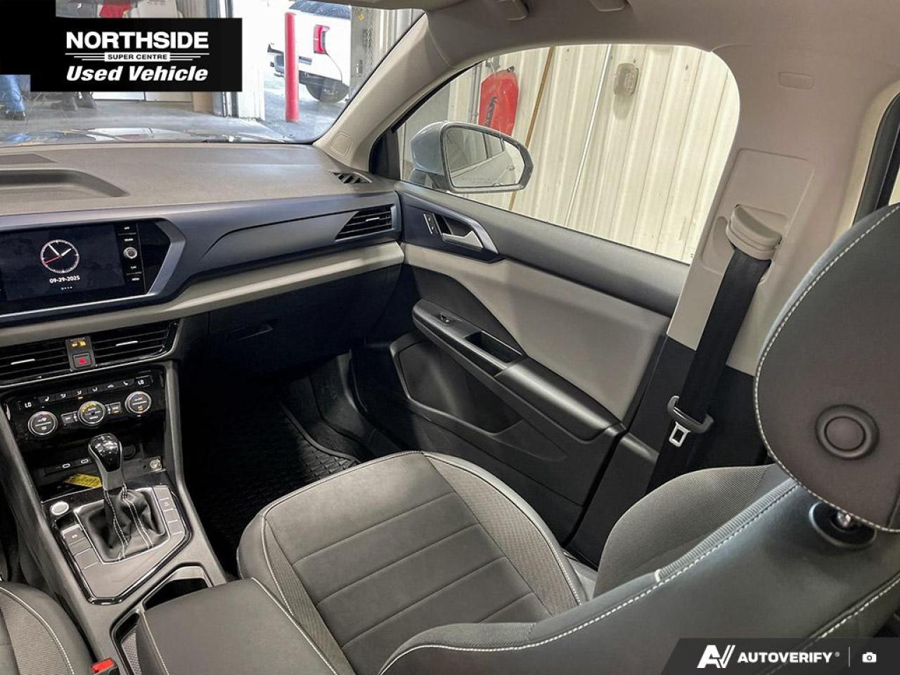 2023 Volkswagen Taos Comfortline 4dr Front-Wheel Drive Photo