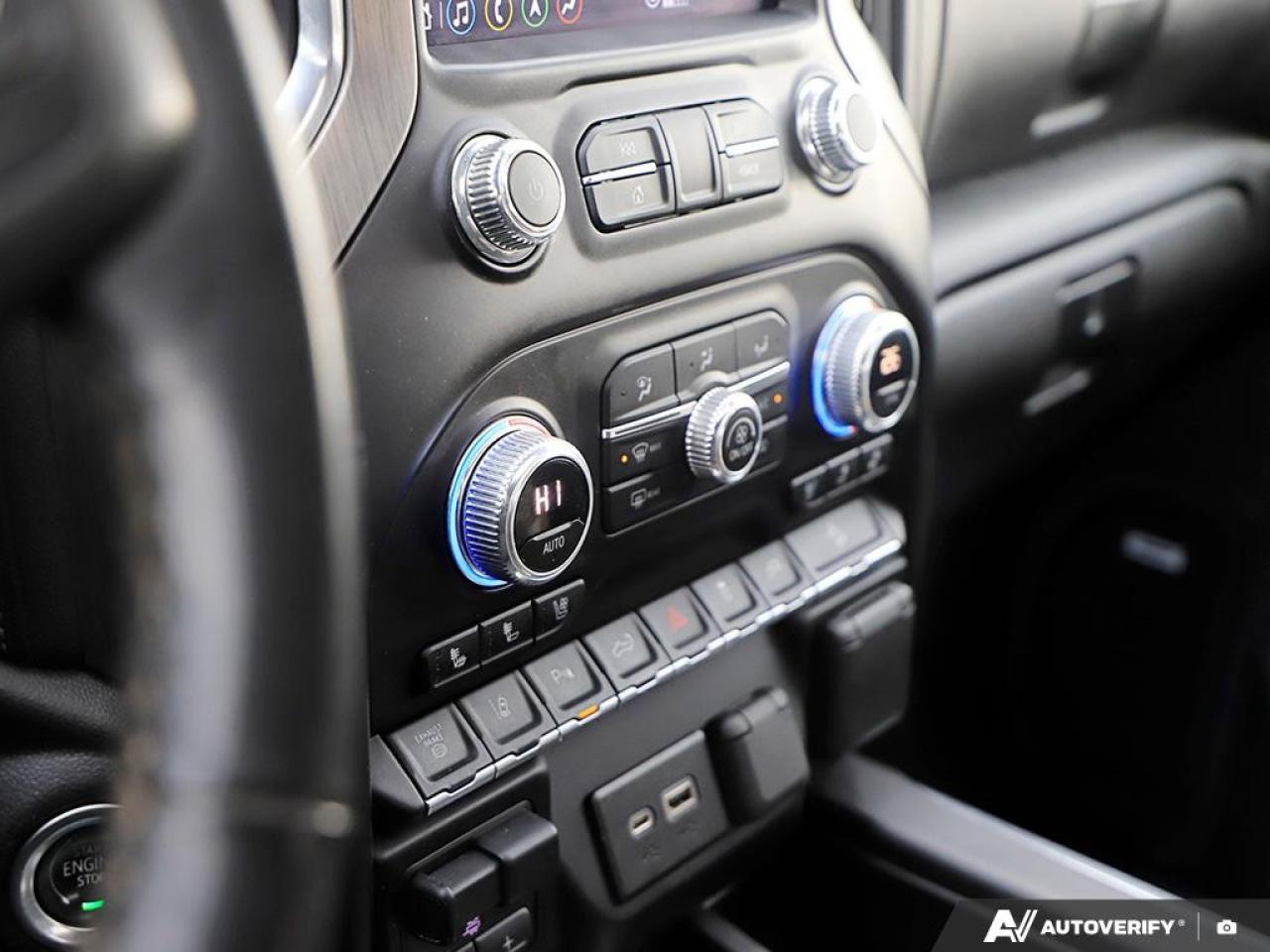 2023 GMC SIERRA 2500HD 4WD Crew Cab Standard Box Denali Photo