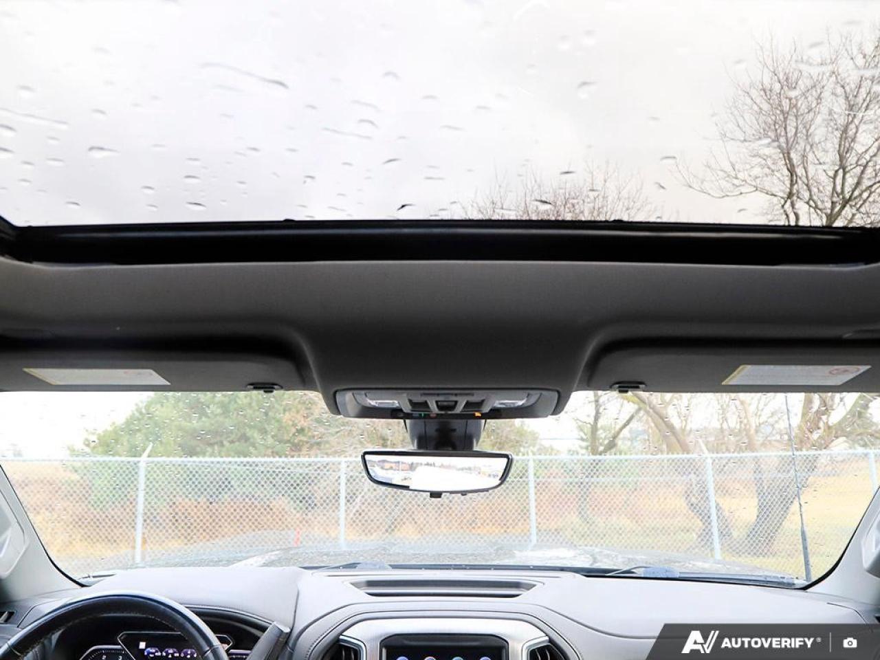 2023 GMC SIERRA 2500HD 4WD Crew Cab Standard Box Denali Photo