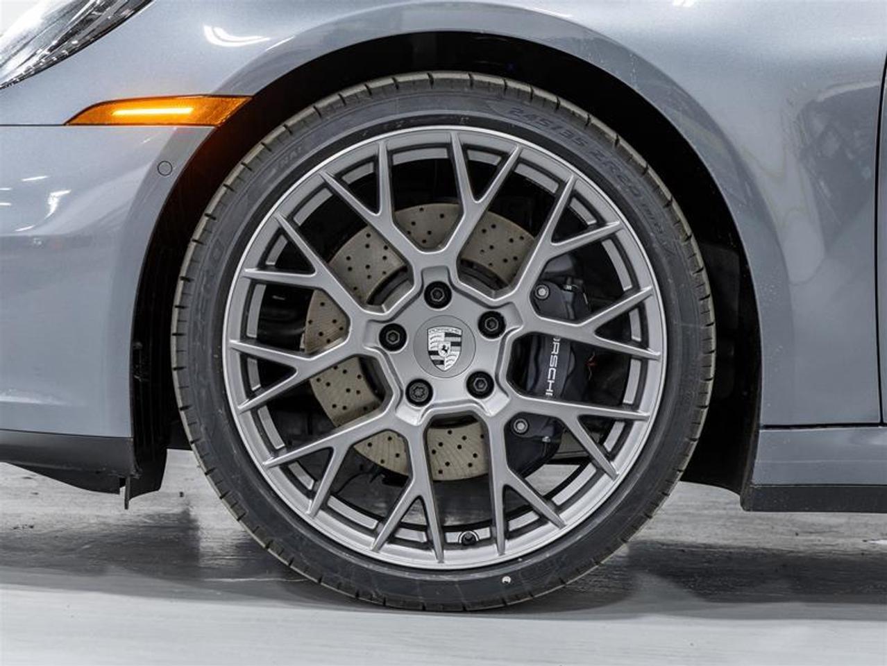 2025 Porsche 911  Photo4