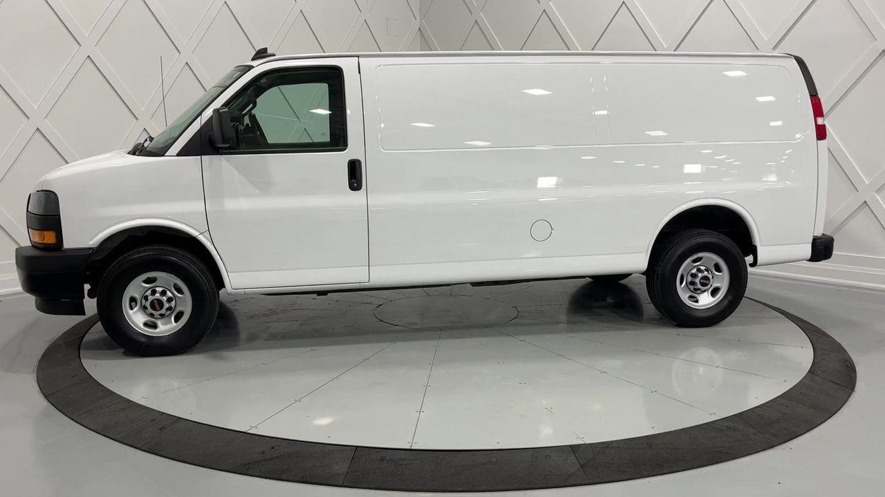 2022 GMC Savana 2500  Photo4