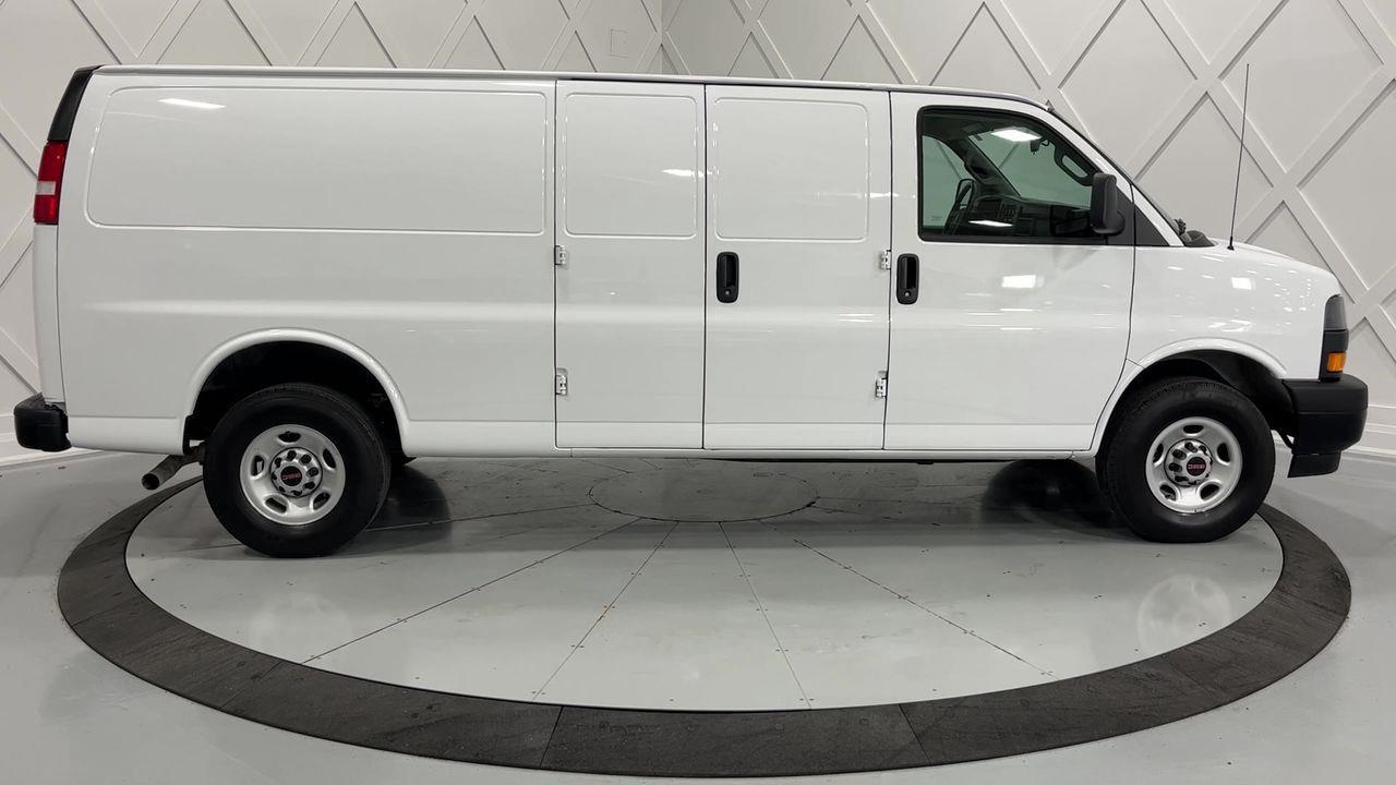 2022 GMC Savana 2500  Photo