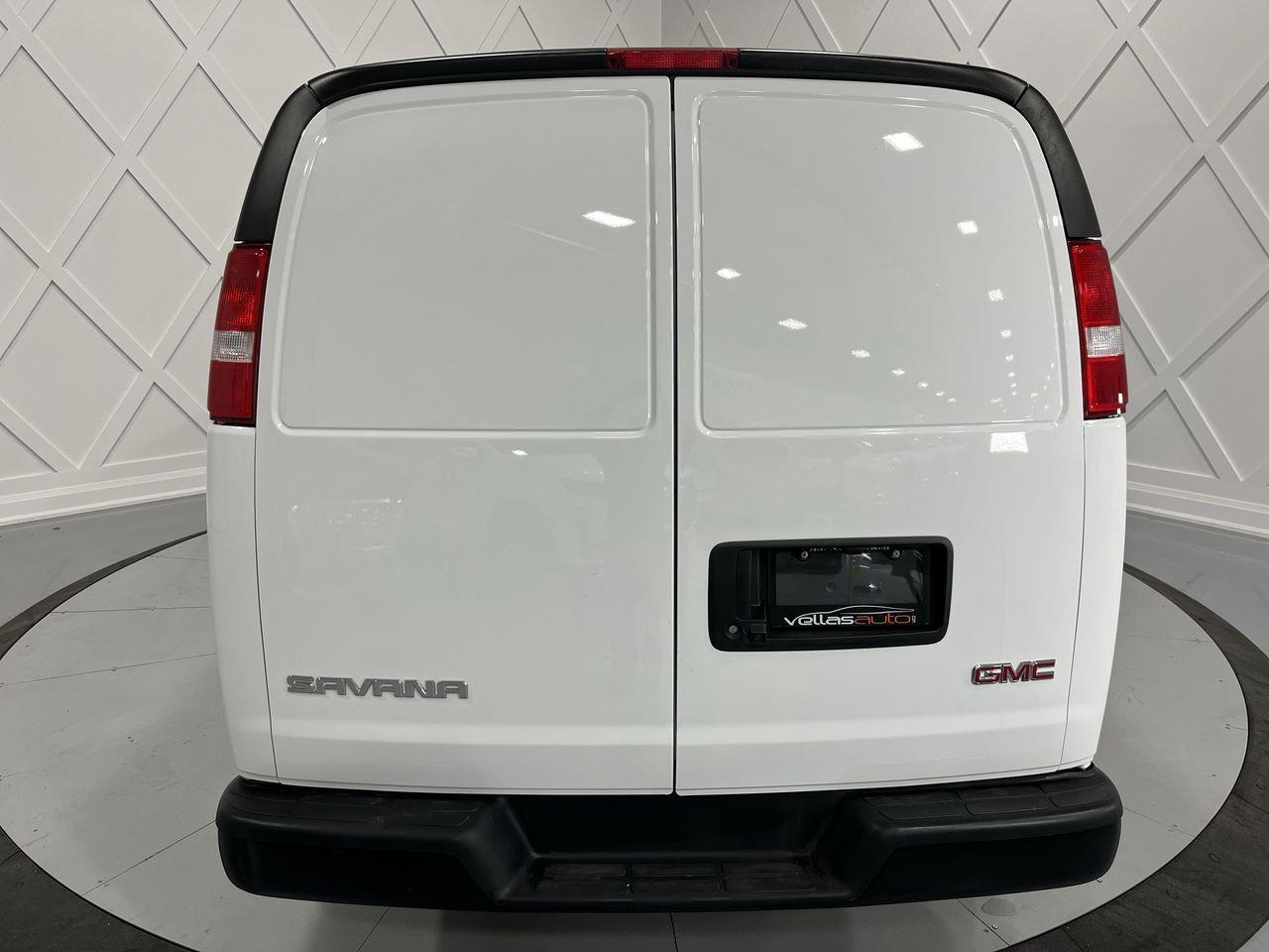 2022 GMC Savana 2500  Photo
