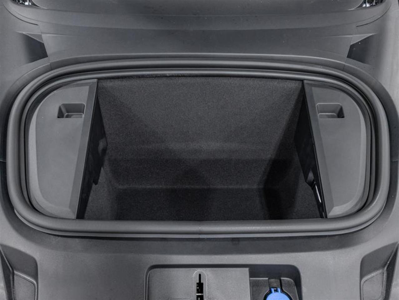 2025 Porsche Taycan  Photo