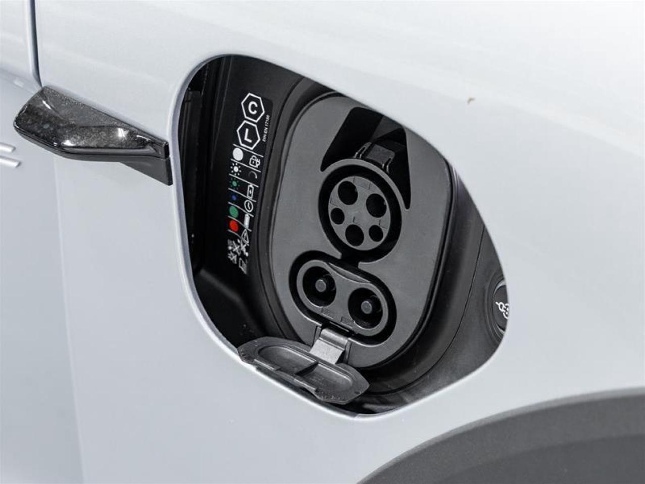 2025 Porsche Taycan  Photo