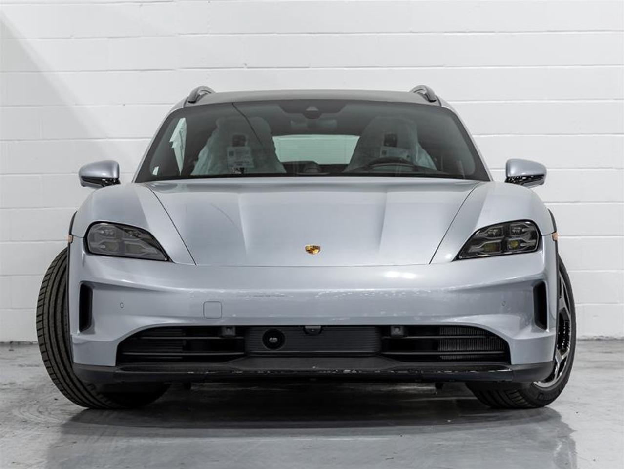 2025 Porsche Taycan  Photo3