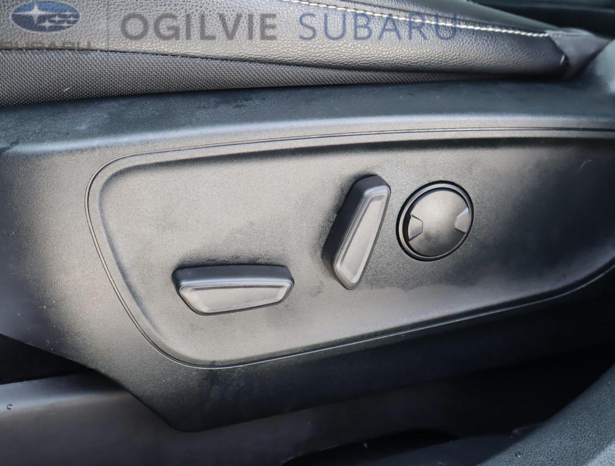 2020 Ford Escape Titanium Hybrid 4dr Front-Wheel Drive Photo