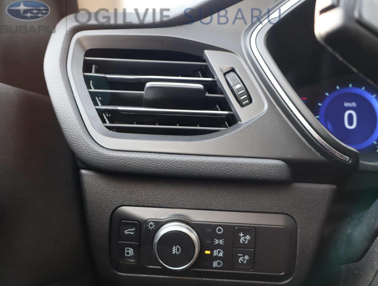 2020 Ford Escape Titanium Hybrid 4dr Front-Wheel Drive Photo