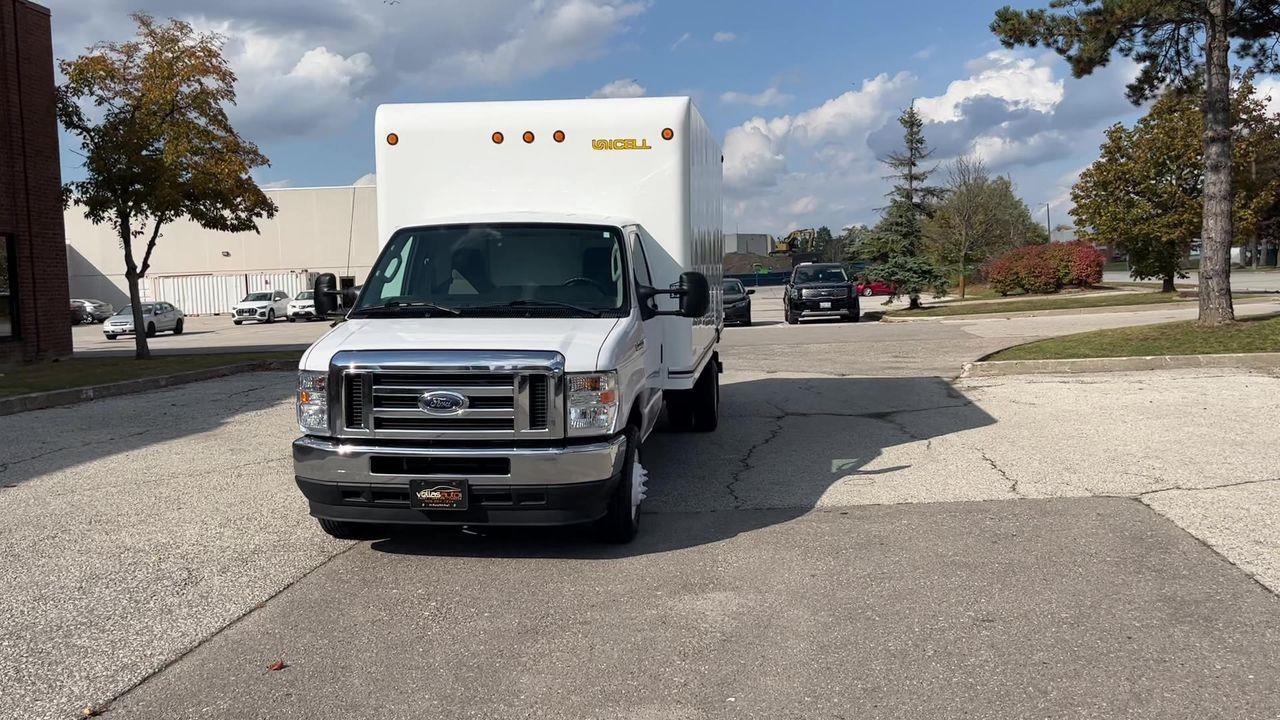 2021 Ford E-450  Photo