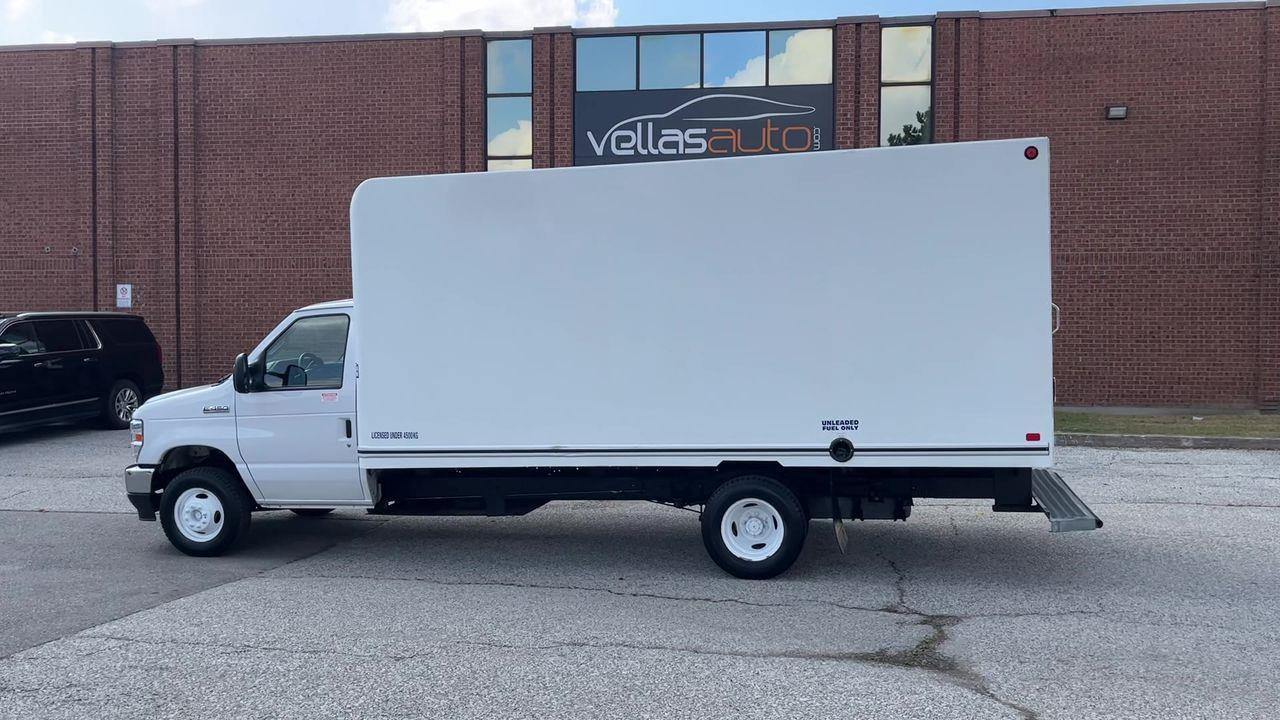 2021 Ford E-450  Photo