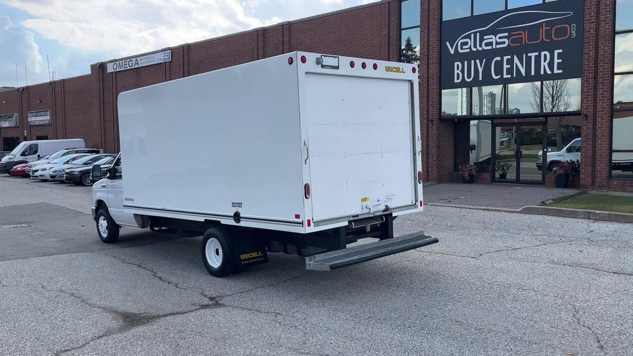 2021 Ford E-450  Photo