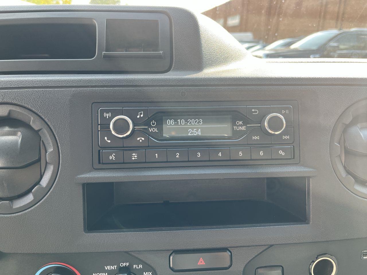 2021 Ford E-450  Photo