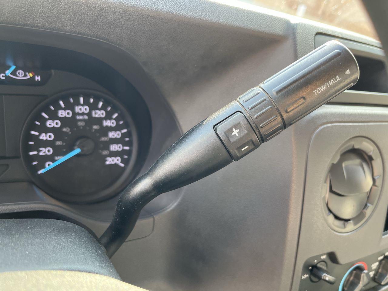 2021 Ford E-450  Photo