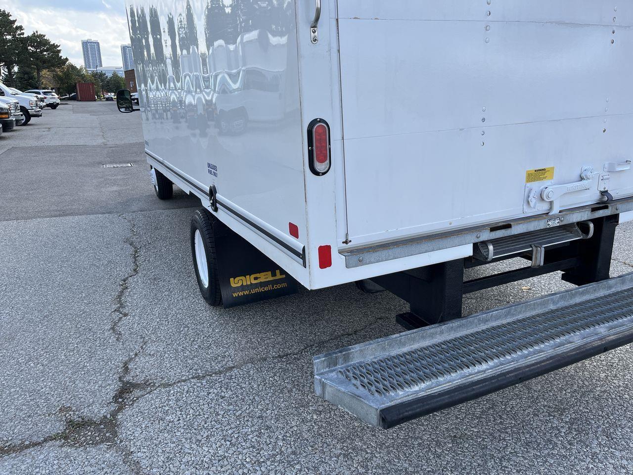 2021 Ford E-450  Photo