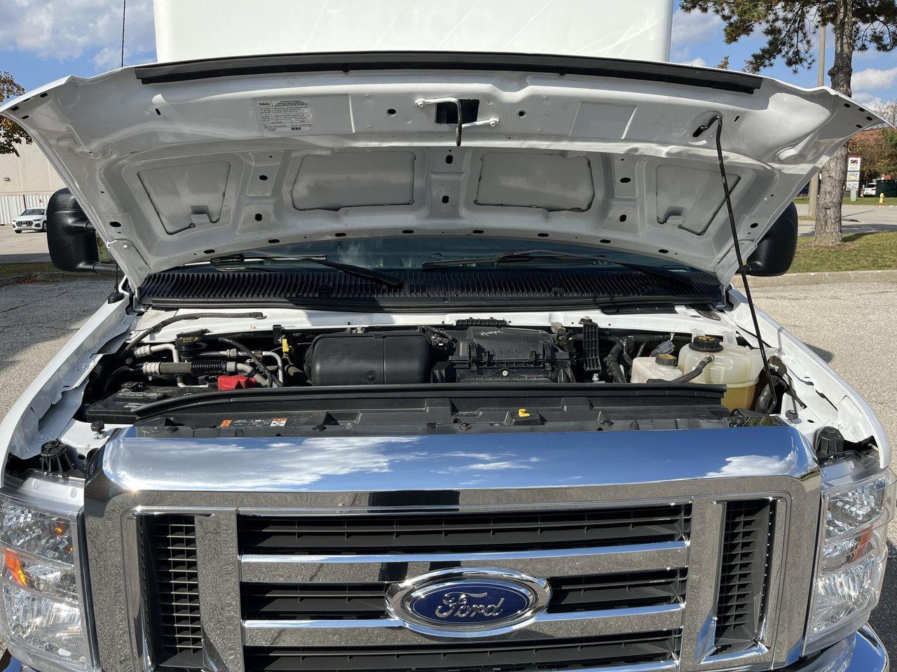 2021 Ford E-450  Photo