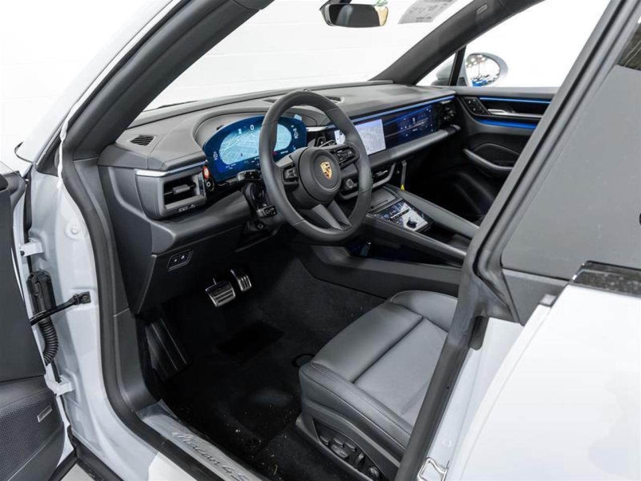 2025 Porsche Macan  Photo