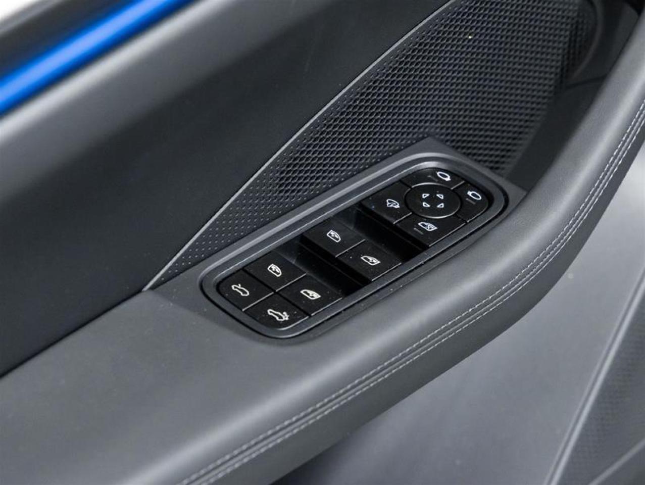 2025 Porsche Macan  Photo