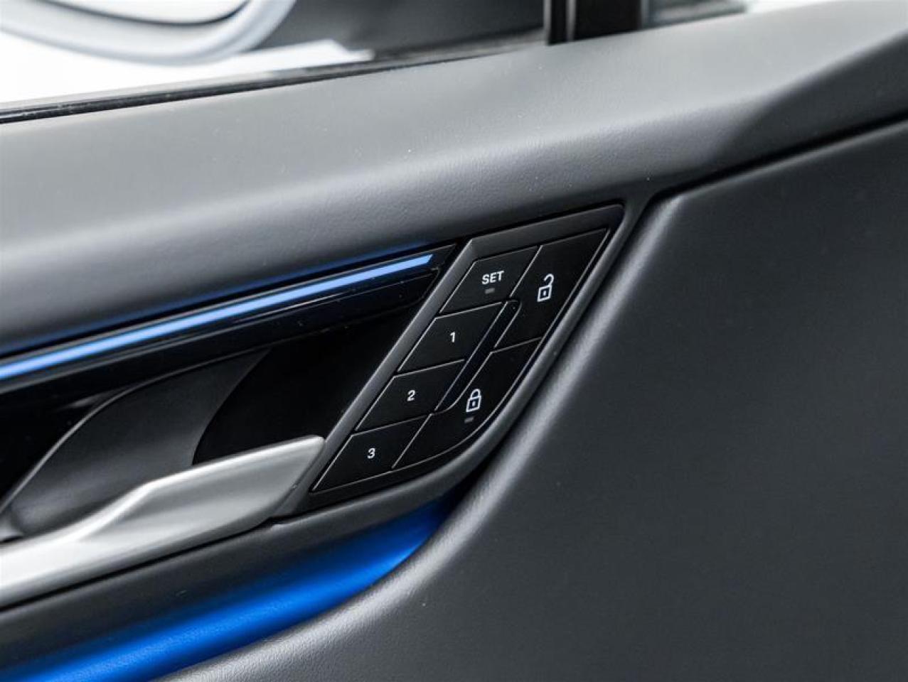 2025 Porsche Macan  Photo