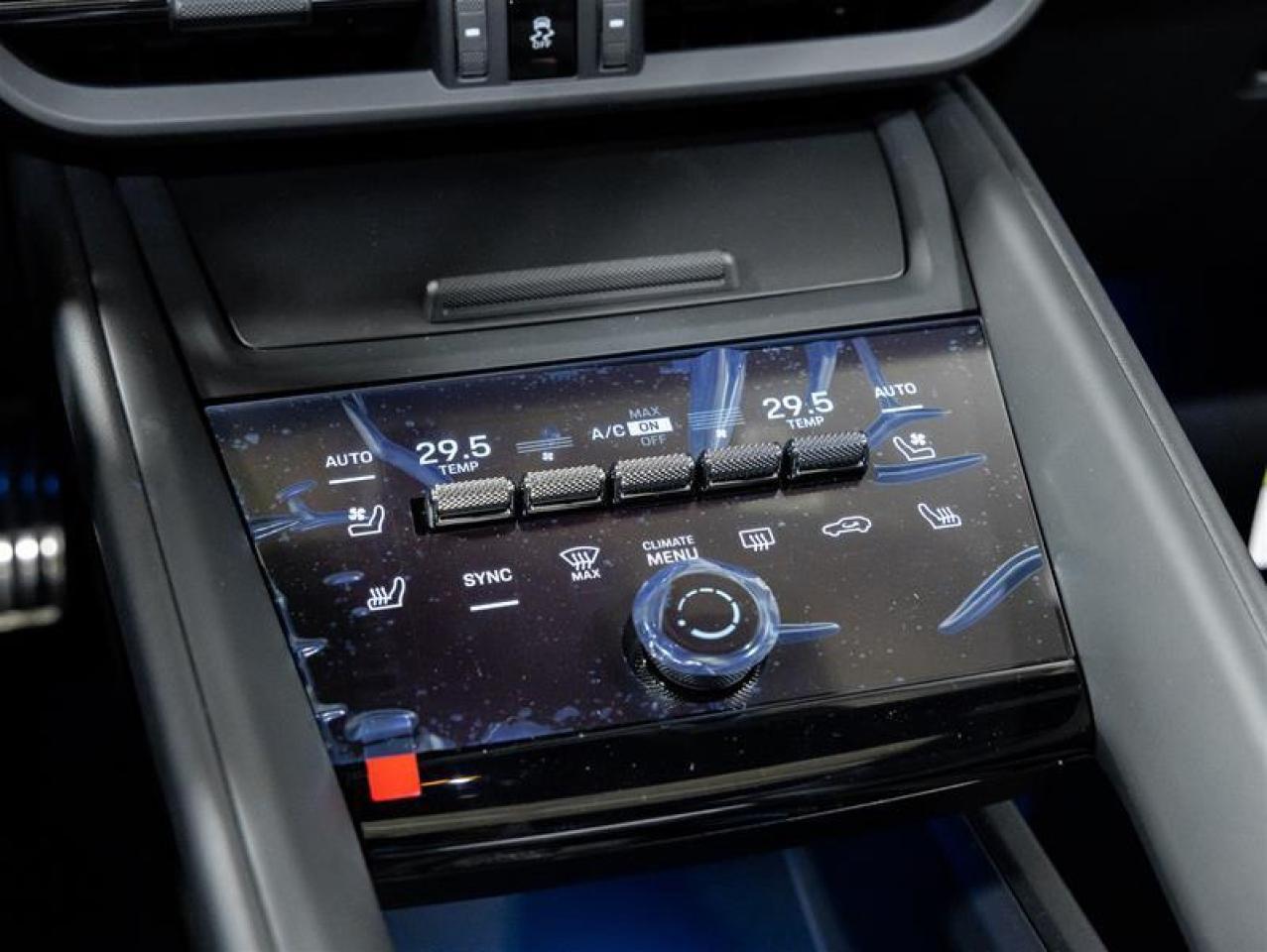 2025 Porsche Macan  Photo