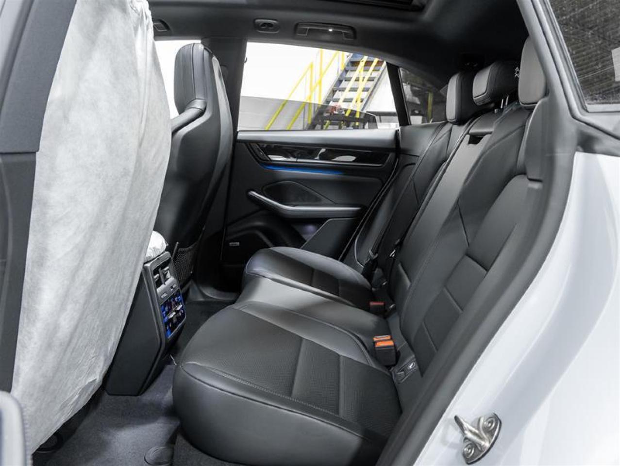 2025 Porsche Macan  Photo