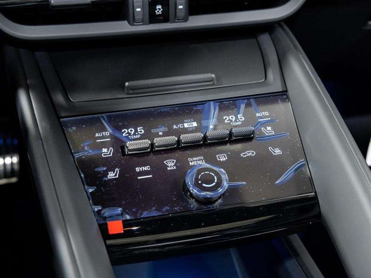 2025 Porsche Macan  Photo