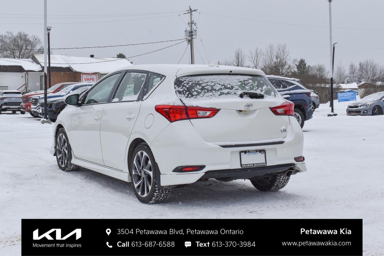 2018 Toyota Corolla iM  Photo4