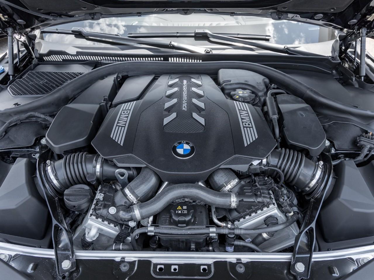 2024 BMW M850 i xDrive 2dr All-Wheel Drive Coupe Photo