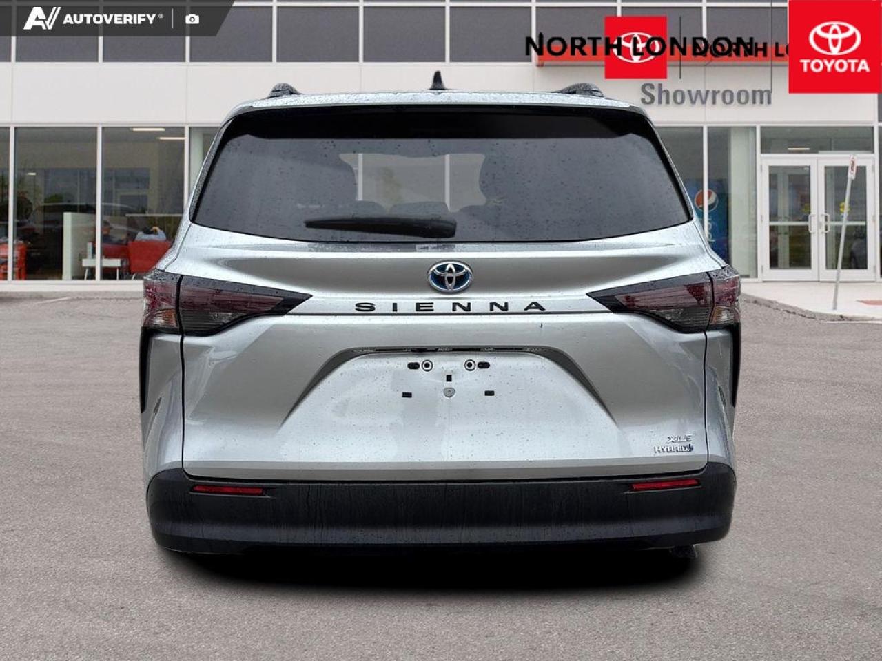 2024 Toyota Sienna  Photo