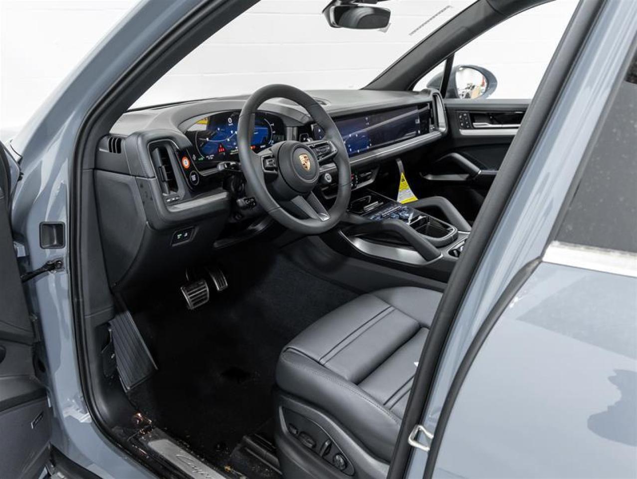 2025 Porsche Cayenne  Photo