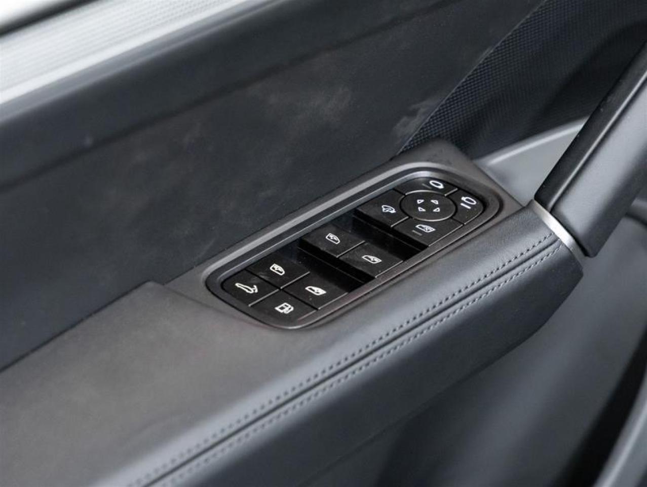 2025 Porsche Cayenne  Photo