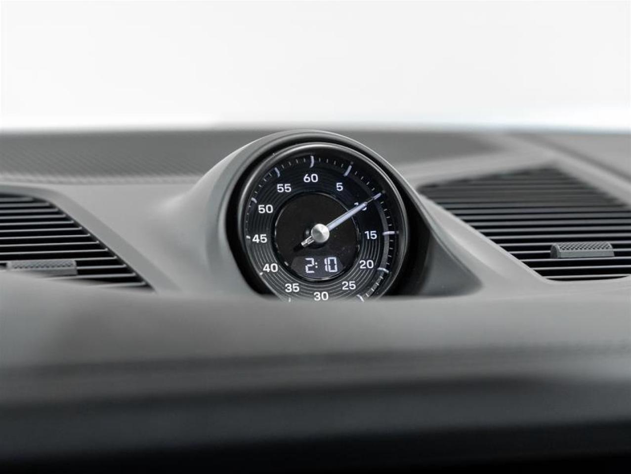 2025 Porsche Cayenne  Photo