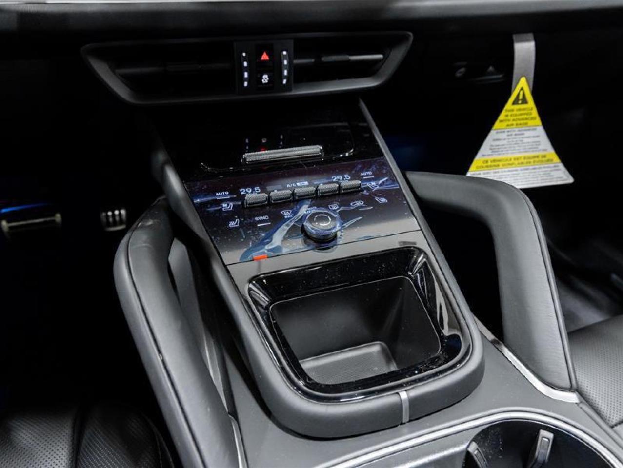 2025 Porsche Cayenne  Photo